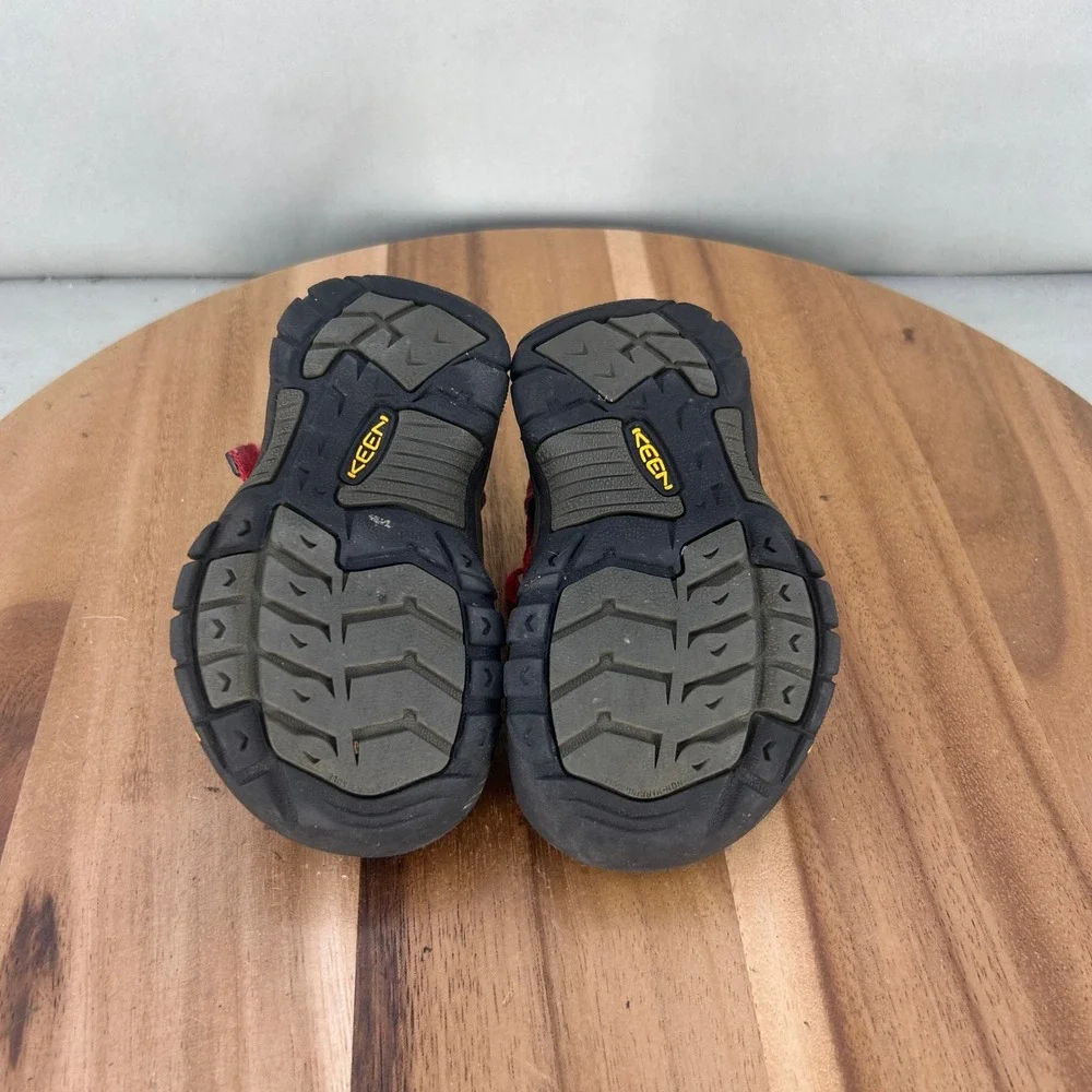 Keen Newport H2 Red Black Toddler Boys Sandals Size 8 1012300 Outdoor Water Shoe